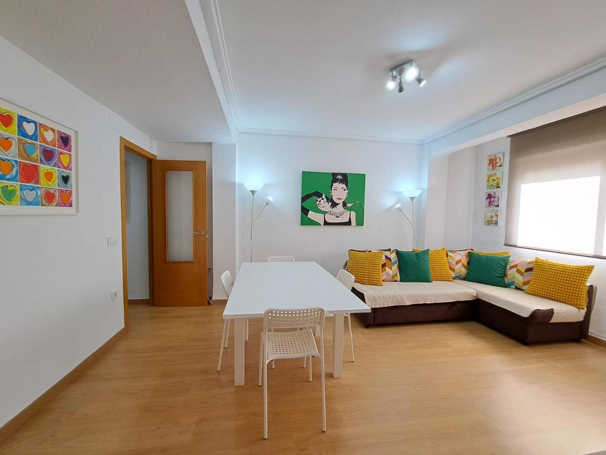 Centrico Apartamento En Valencia Proximo Parada De Metro Angel Guimera Luaran gambar