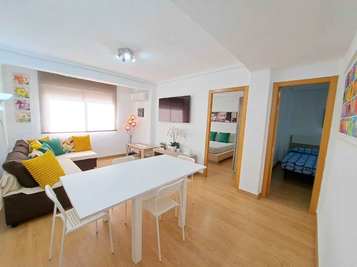 Centrico Apartamento En Valencia Proximo Parada De Metro Angel Guimera Luaran gambar