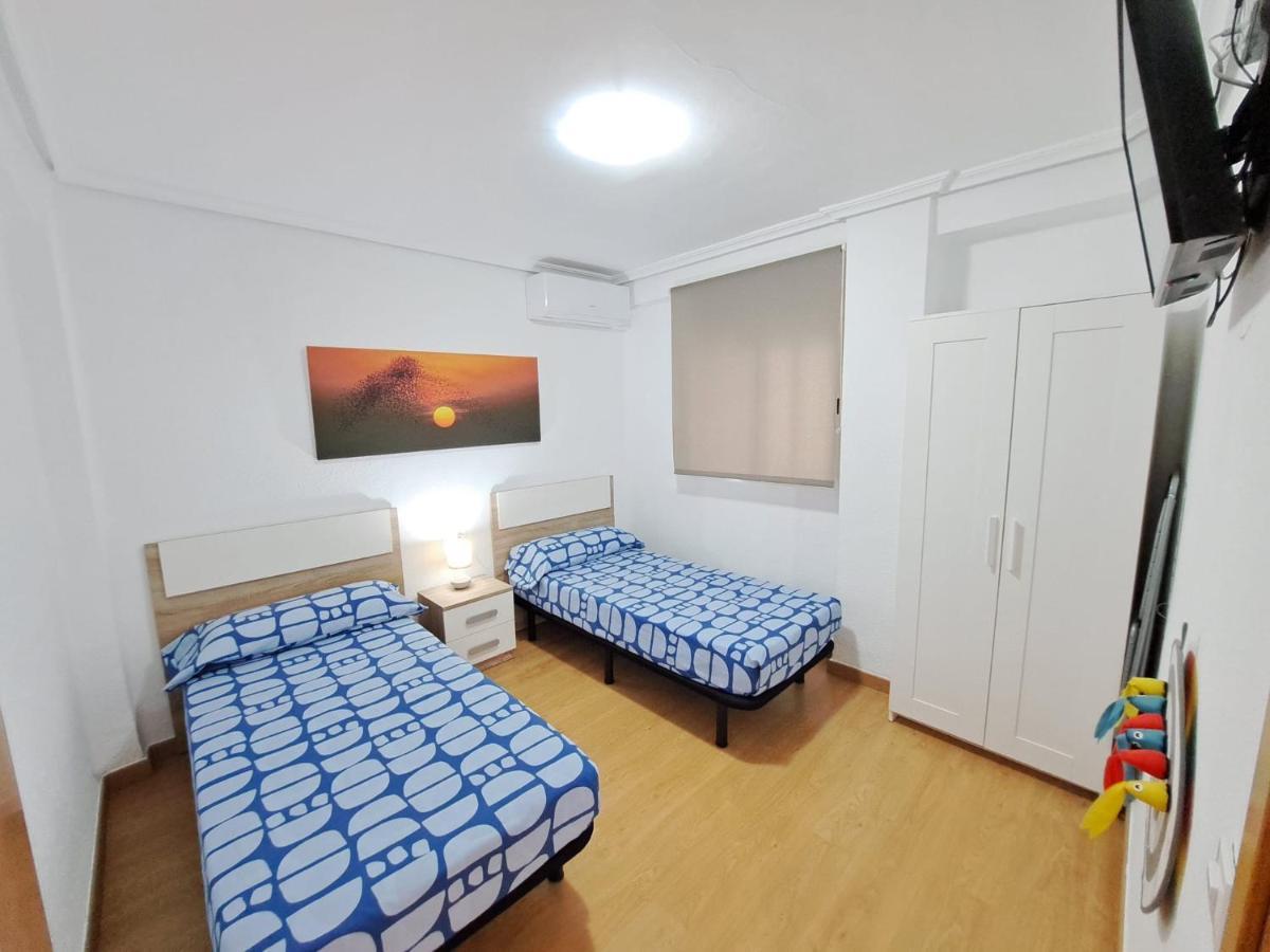Centrico Apartamento En Valencia Proximo Parada De Metro Angel Guimera Luaran gambar