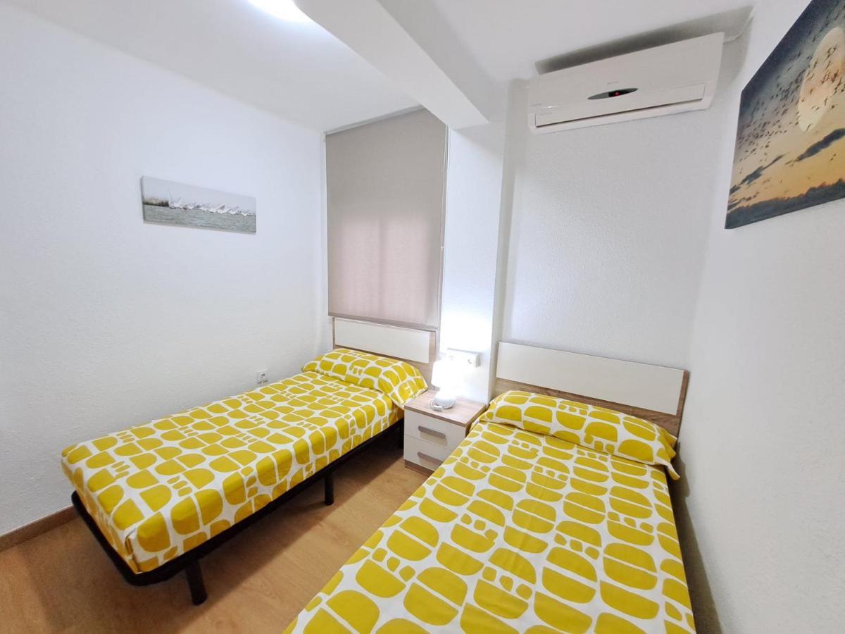 Centrico Apartamento En Valencia Proximo Parada De Metro Angel Guimera Luaran gambar