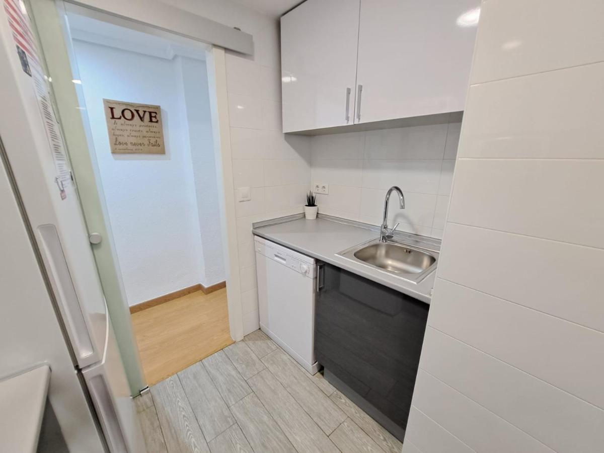 Centrico Apartamento En Valencia Proximo Parada De Metro Angel Guimera Luaran gambar