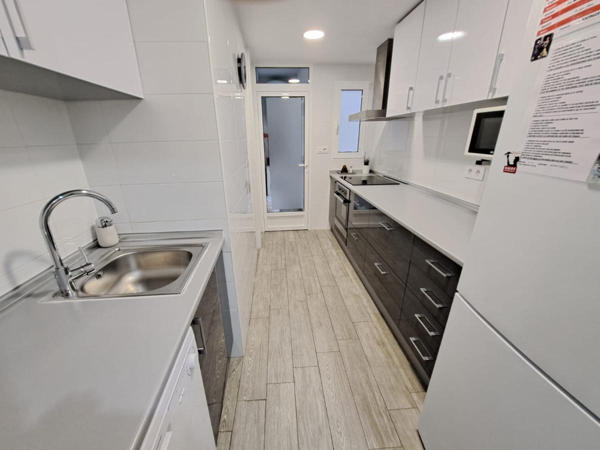 Centrico Apartamento En Valencia Proximo Parada De Metro Angel Guimera Luaran gambar